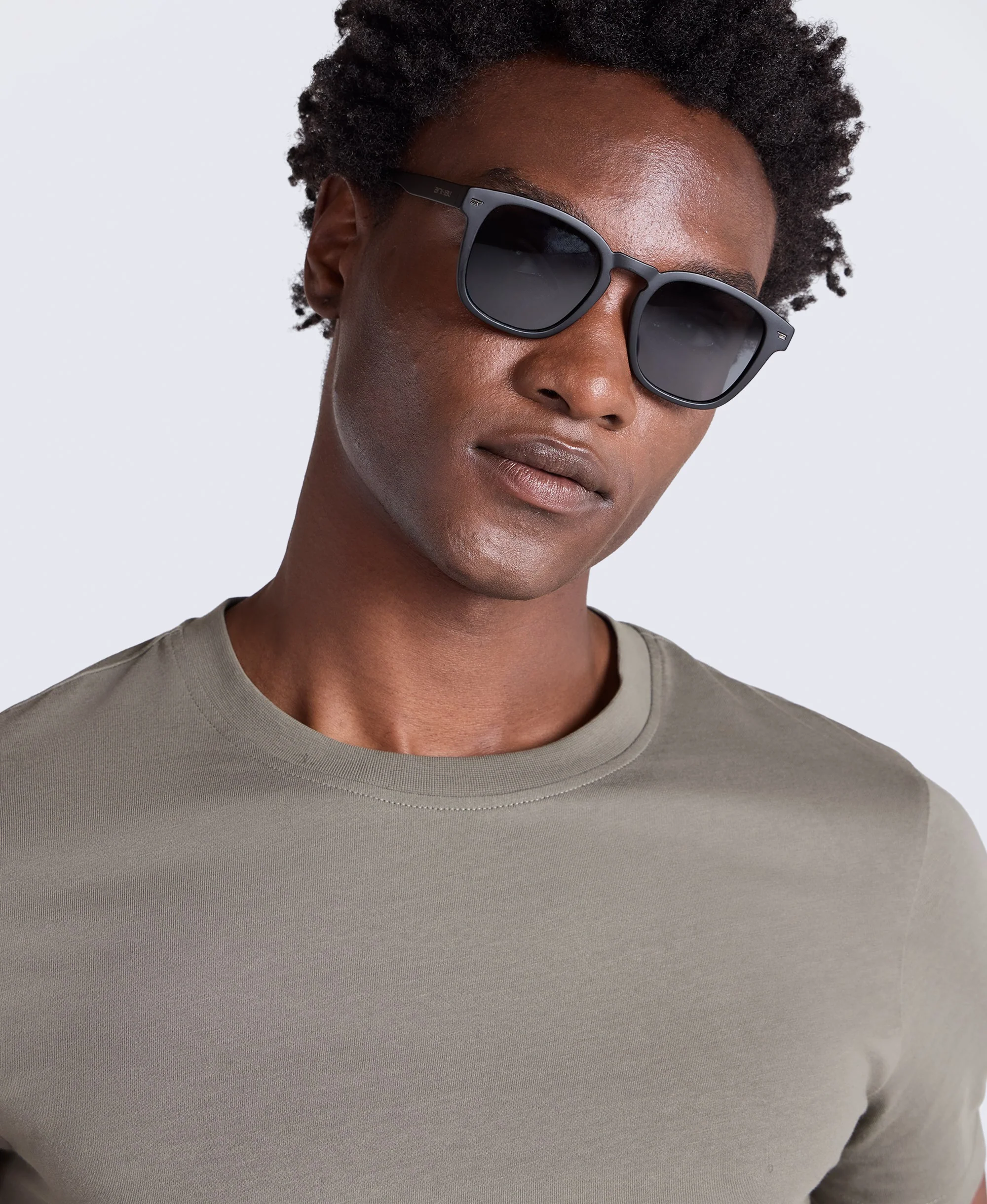Bobbie Mens Polarized Sunglasses - Black