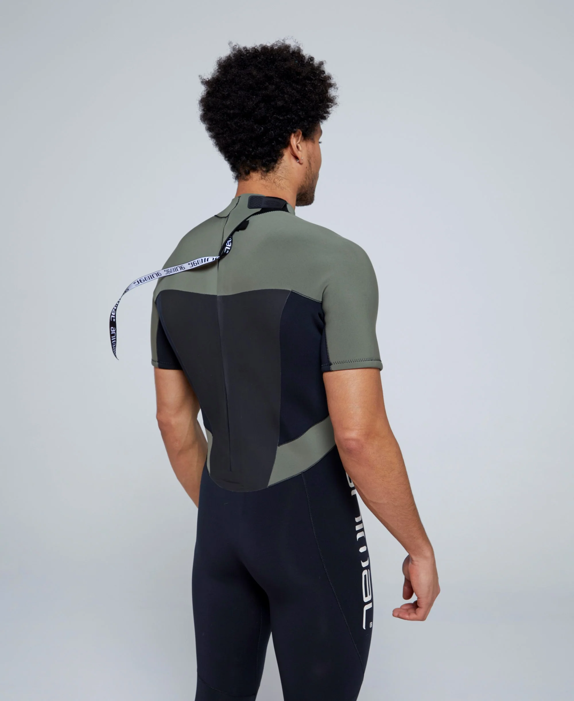 Logan Mens 4mm Wetsuit - Black - Image 3